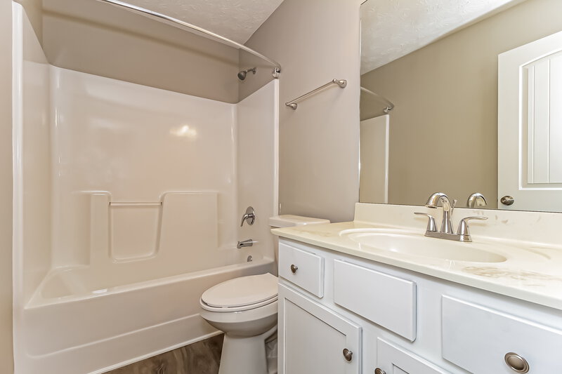 2,605/Mo, 409 Copper Ridge Dr Loganville, GA 30052 Main Bathroom View