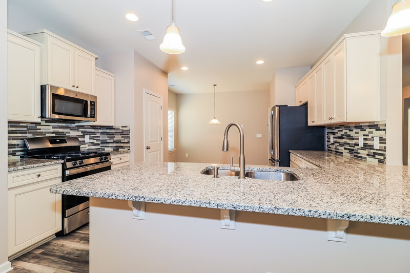 1,705/Mo, 403 Willow Ct Rockmart, GA 30153 Kitchen View