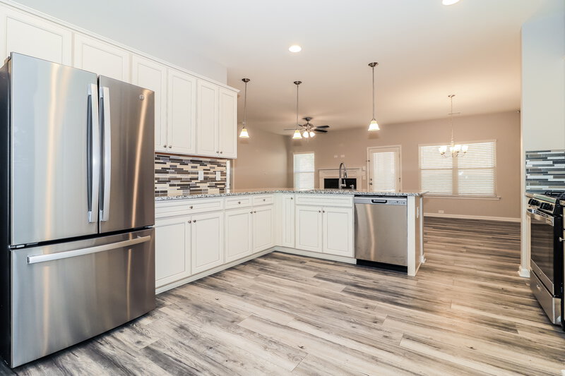 1,705/Mo, 403 Willow Ct Rockmart, GA 30153 Kitchen View 2