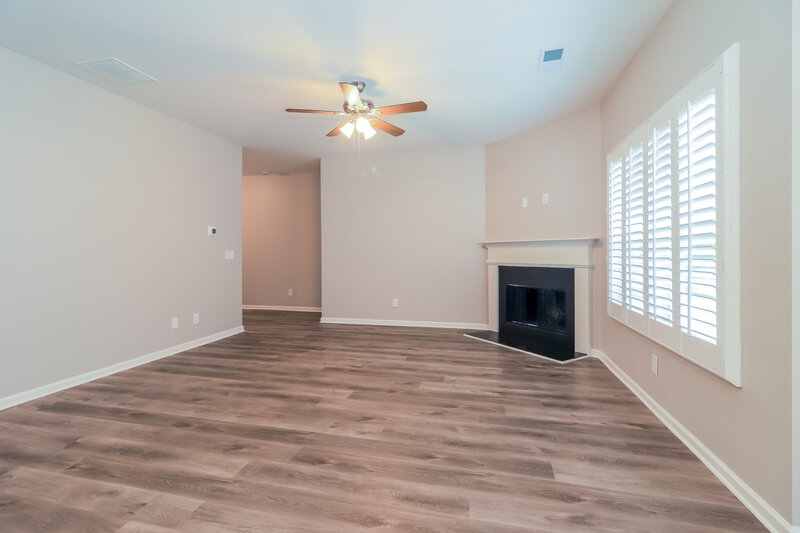 2,150/Mo, 371 Stable View Loop Dallas, GA 30132 Living Room View 2