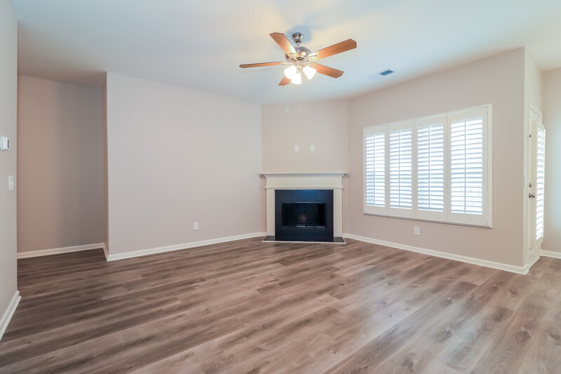 2,150/Mo, 371 Stable View Loop Dallas, GA 30132 Living Room View 3