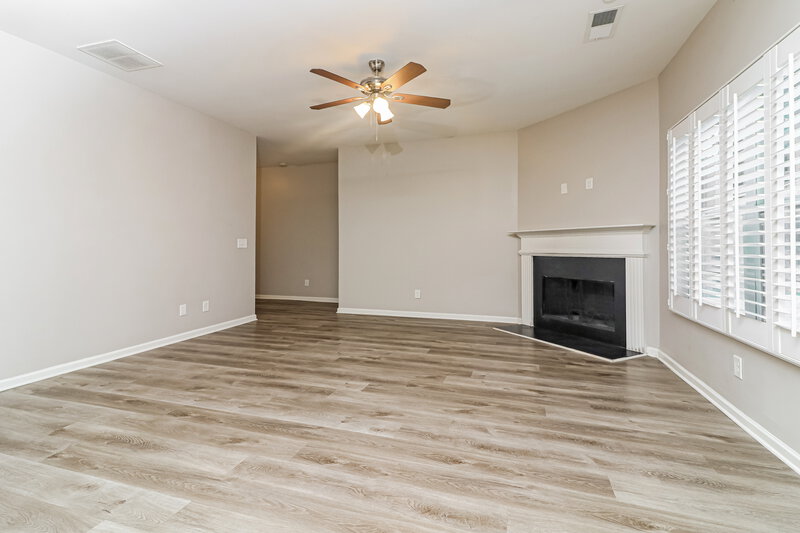 1,965/Mo, 371 Stable View Loop Dallas, GA 30132 Living Room View 3