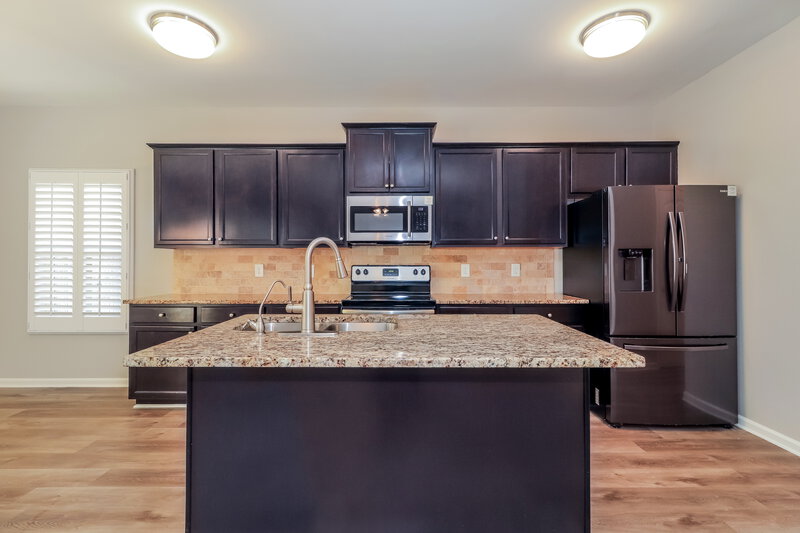 2,150/Mo, 371 Stable View Loop Dallas, GA 30132 Kitchen View