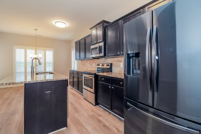 2,150/Mo, 371 Stable View Loop Dallas, GA 30132 Kitchen View 2