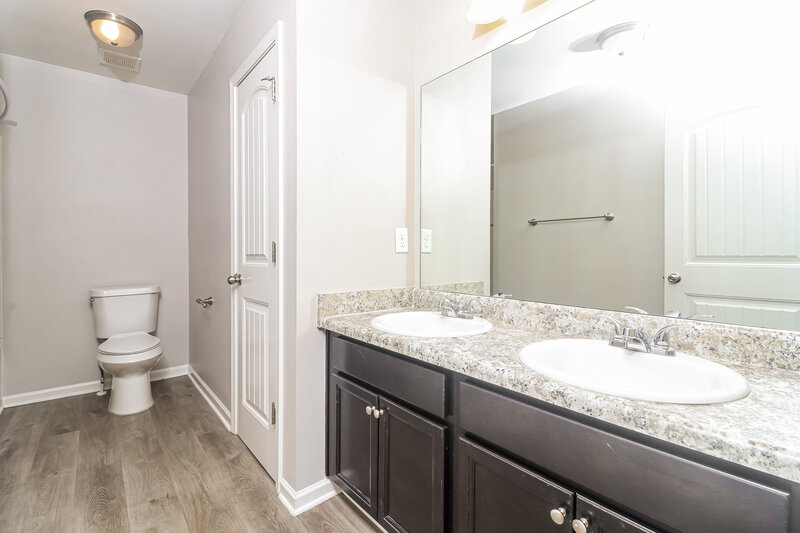 1,965/Mo, 371 Stable View Loop Dallas, GA 30132 Bathroom View