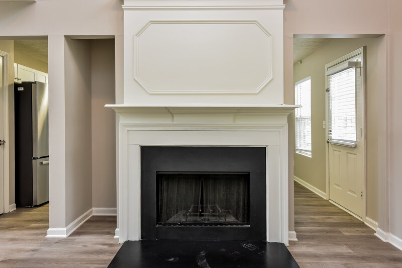 1,920/Mo, 6427 Alford Cir Lithonia, GA 30058 Living Room View