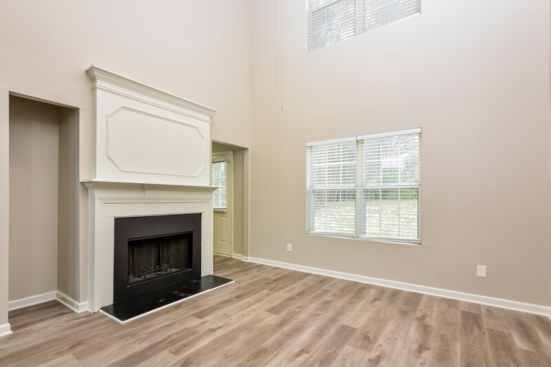 1,920/Mo, 6427 Alford Cir Lithonia, GA 30058 Living Room View 2