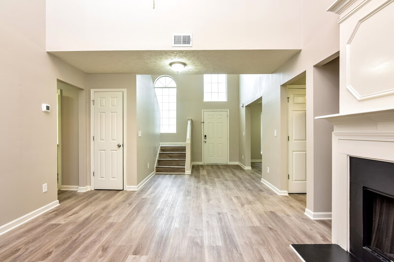 1,920/Mo, 6427 Alford Cir Lithonia, GA 30058 Living Room View 3