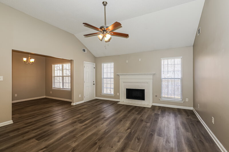1,740/Mo, 10808 Knotty Pine Pl Hampton, GA 30228 Living Room View 2