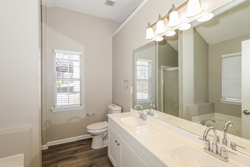 1,740/Mo, 10808 Knotty Pine Pl Hampton, GA 30228 Main Bathroom View