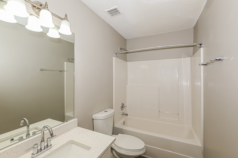 1,740/Mo, 10808 Knotty Pine Pl Hampton, GA 30228 Bathroom View