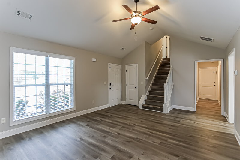 2,110/Mo, 1315 Dianne Way Winder, GA 30680 Living Room View