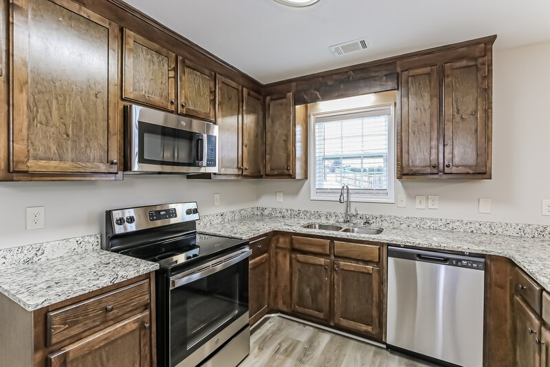 2,110/Mo, 1315 Dianne Way Winder, GA 30680 Kitchen View