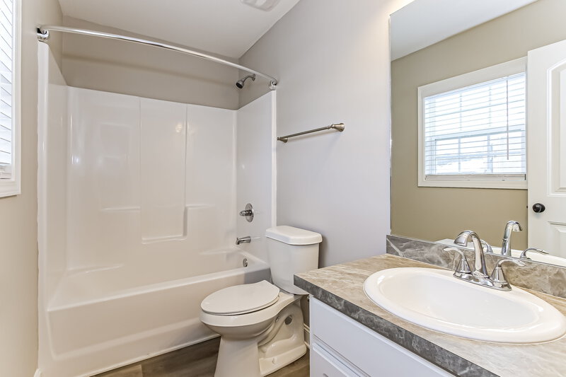 2,110/Mo, 1315 Dianne Way Winder, GA 30680 Bathroom View