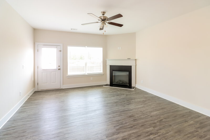 2,420/Mo, 2553 Cornerstone Blvd Hampton, GA 30228 Living Room View