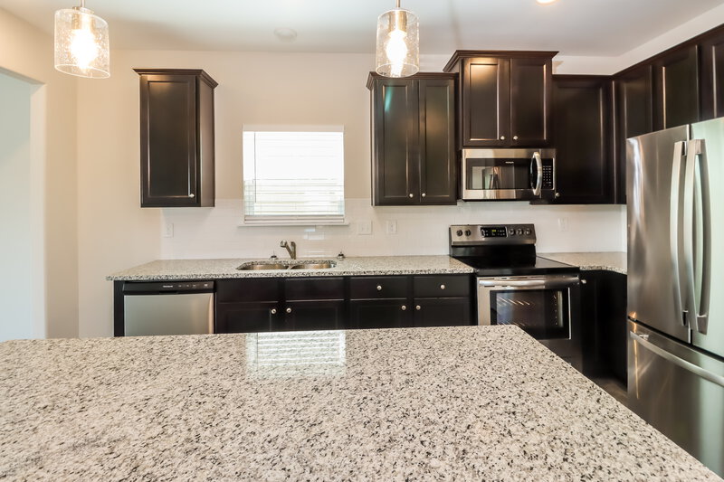 2,420/Mo, 2553 Cornerstone Blvd Hampton, GA 30228 Kitchen View