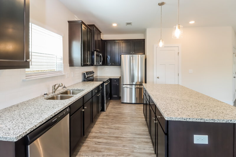 2,420/Mo, 2553 Cornerstone Blvd Hampton, GA 30228 Kitchen View 2