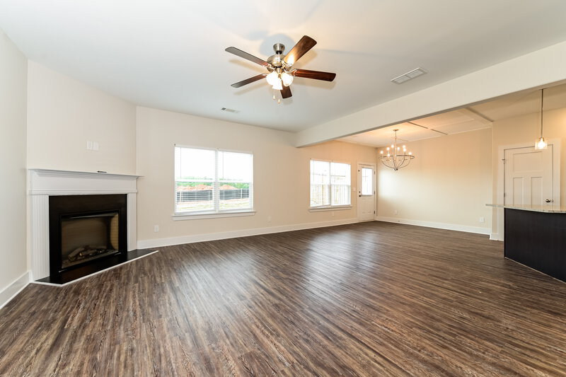2,290/Mo, 2521 Cornerstone Blvd Hampton, GA 30228 Living Room View 2