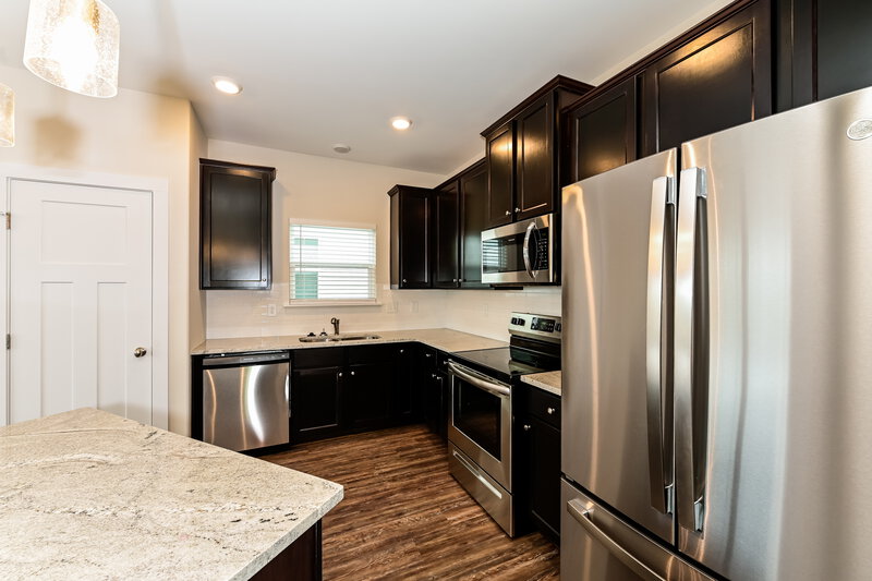 2,290/Mo, 2521 Cornerstone Blvd Hampton, GA 30228 Kitchen View