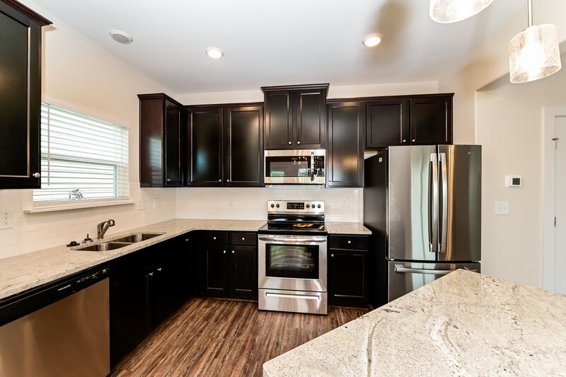 2,290/Mo, 2521 Cornerstone Blvd Hampton, GA 30228 Kitchen View 2