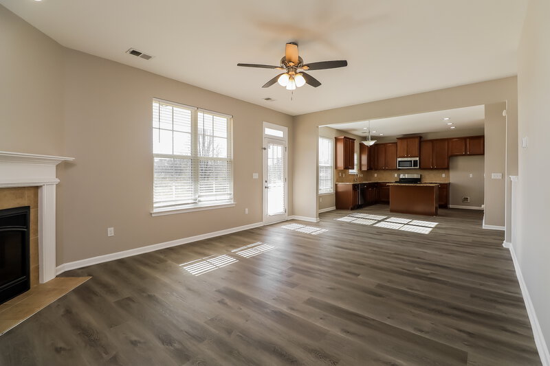 2,990/Mo, 920 Piedmont Dr Locust Grove, GA 30248 Living Room View 2