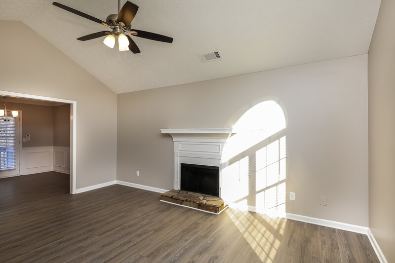 2,270/Mo, 217 Legacy Dr Hoschton, GA 30548 Living Room View 3