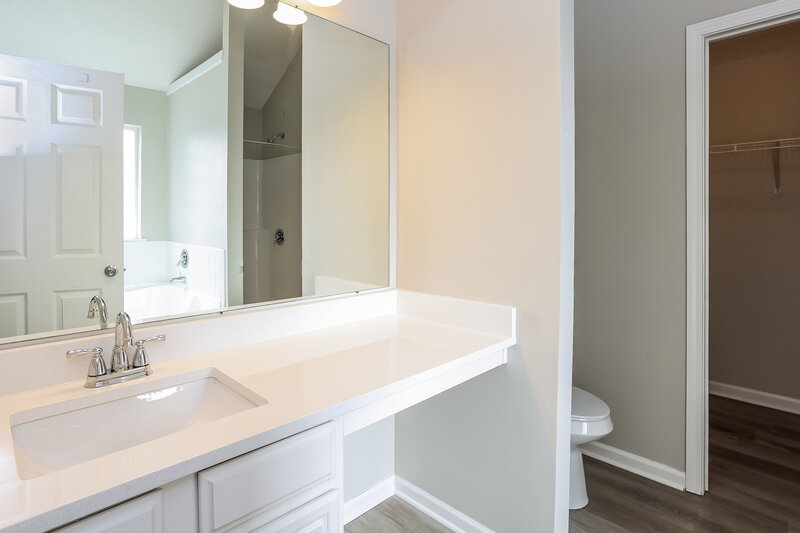 1,960/Mo, 3701 Tackett Rd Douglasville, GA 30135 Main Bathroom View