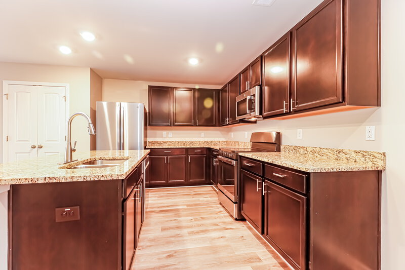 2,365/Mo, 11994 Guelph Cir Hampton, GA 30228 Kitchen View