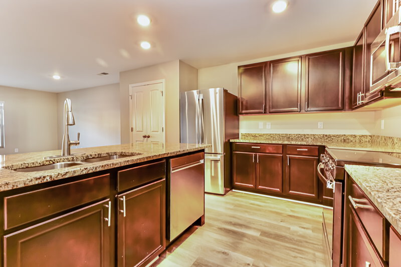 2,365/Mo, 11994 Guelph Cir Hampton, GA 30228 Kitchen View 3