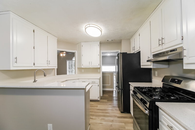 2,620/Mo, 2374 Alden Woods Jonesboro, GA 30236 Kitchen View