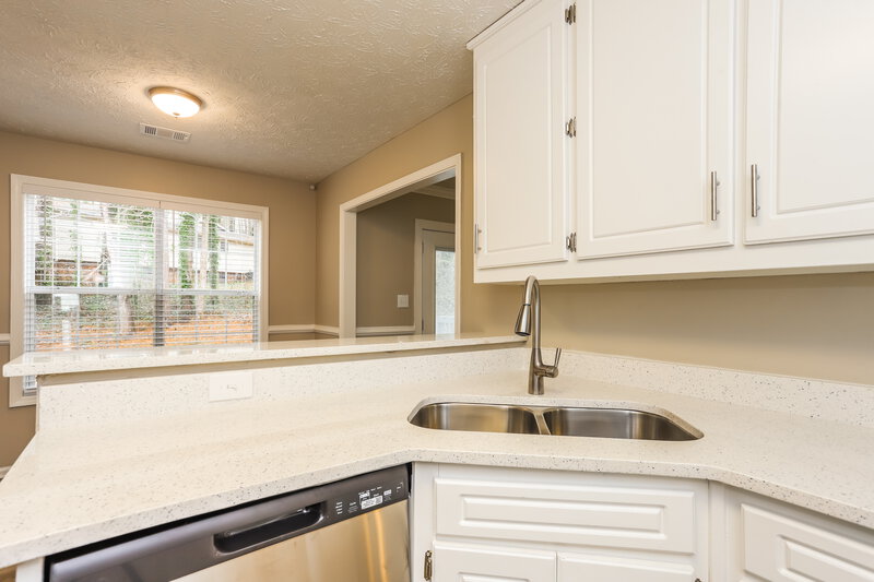 3,230/Mo, 2374 Alden Woods Jonesboro, GA 30236 Kitchen View 2