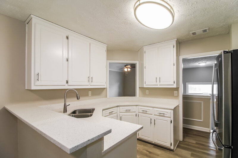 2,620/Mo, 2374 Alden Woods Jonesboro, GA 30236 Kitchen View 2