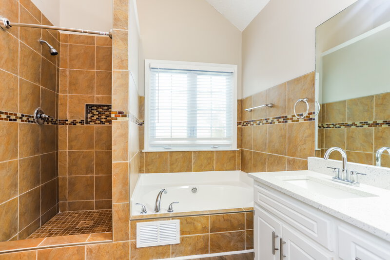 3,230/Mo, 2374 Alden Woods Jonesboro, GA 30236 Main Bathroom View