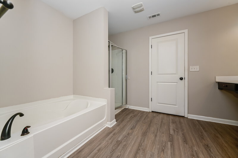 2,630/Mo, 4047 Clay Ct SE Conyers, GA 30013 Main Bathroom View 2
