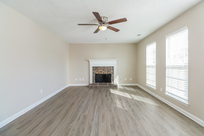 2,310/Mo, 195 Ridge Pointe Dr Covington, GA 30016 Living Room View