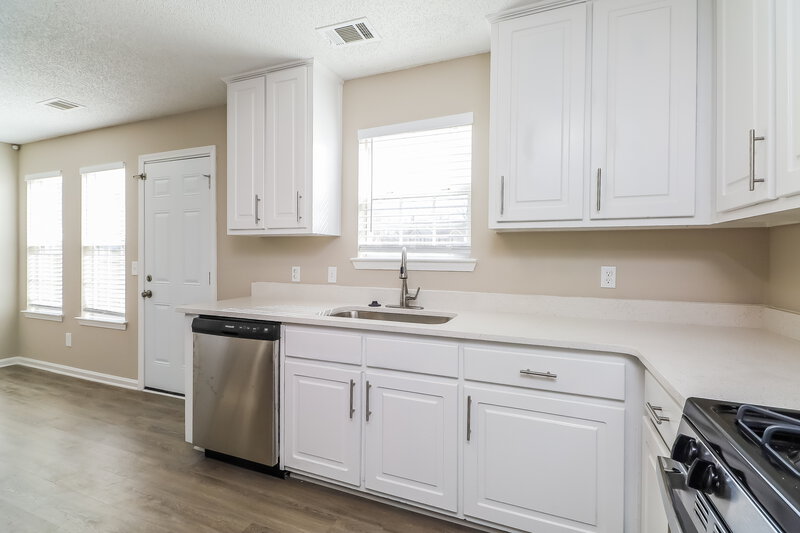 2,310/Mo, 195 Ridge Pointe Dr Covington, GA 30016 Kitchen View 2