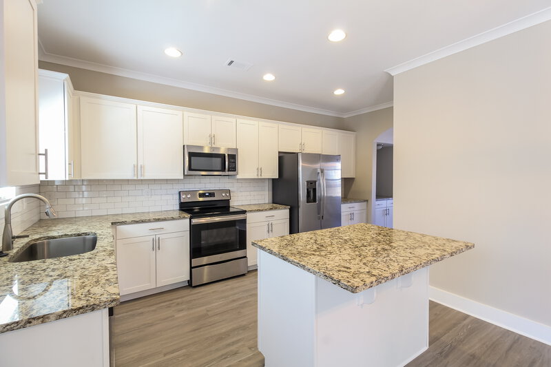 2,165/Mo, 245 Stonecreek Bnd Monroe, GA 30655 Kitchen View 2