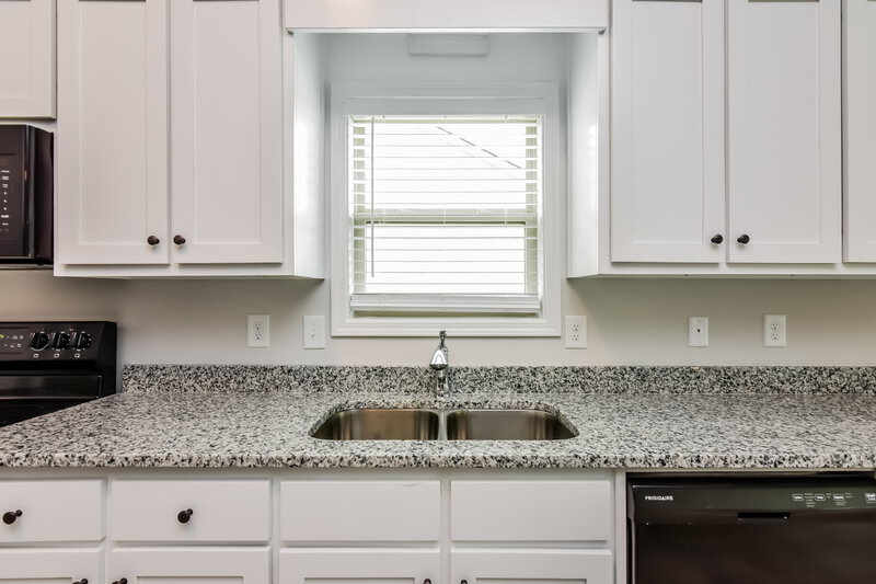 3,290/Mo, 28 Heartland Cir Winder, GA 30680 Kitchen View