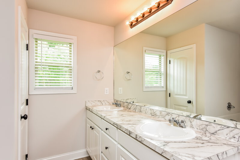 3,290/Mo, 28 Heartland Cir Winder, GA 30680 Bathroom View