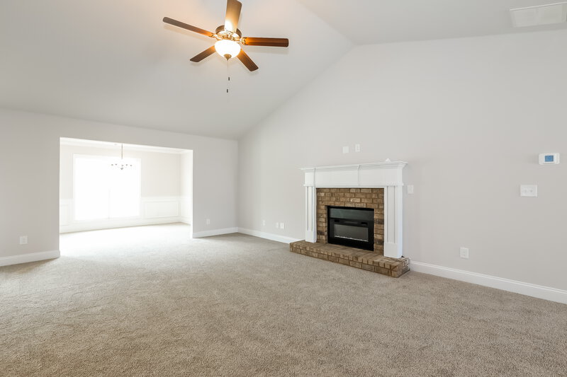 2,140/Mo, 40 Heartland Cir Winder, GA 30680 Living Room View