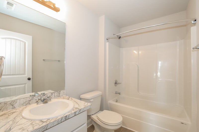 2,140/Mo, 40 Heartland Cir Winder, GA 30680 Bathroom View