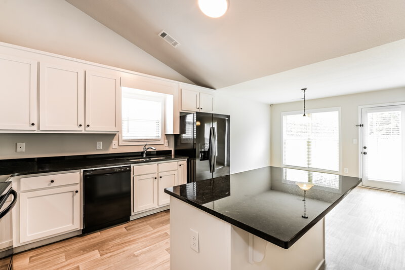 3,540/Mo, 74 Heartland Cir Winder, GA 30680 Kitchen View 2