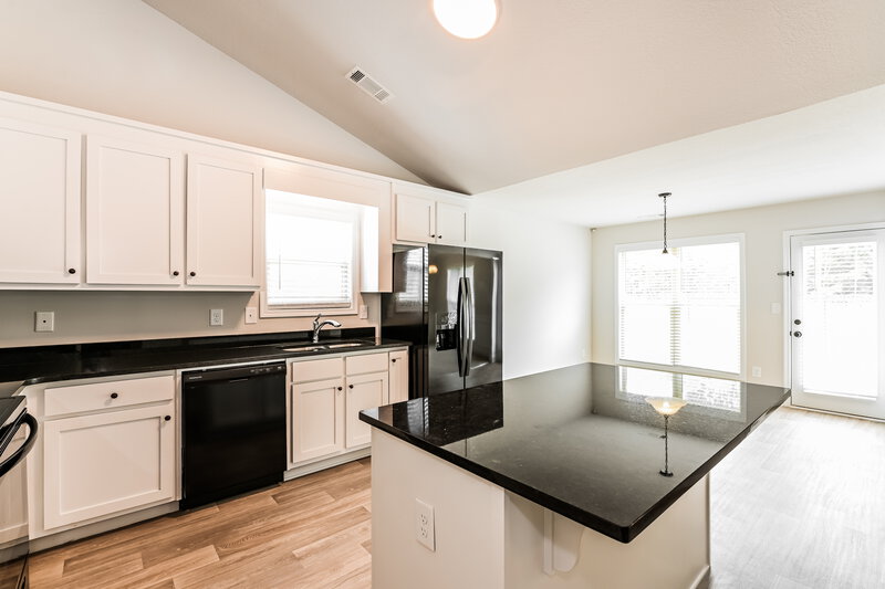 3,540/Mo, 74 Heartland Cir Winder, GA 30680 Kitchen View 3