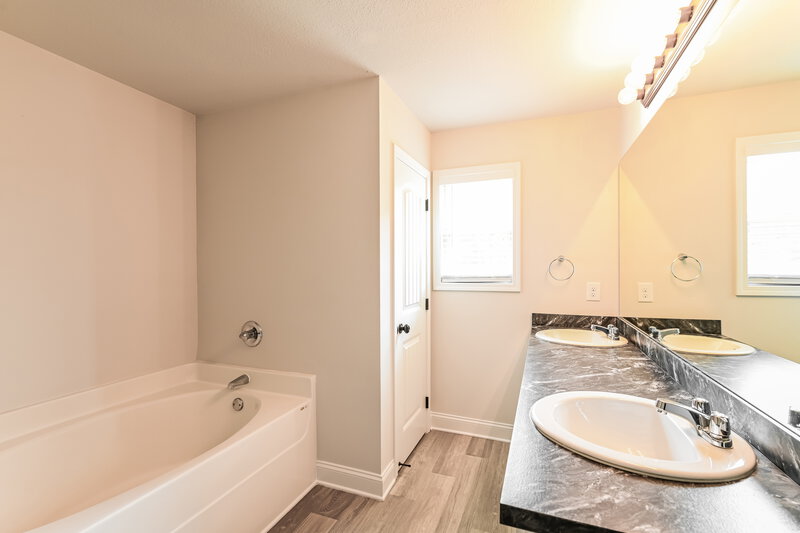 3,540/Mo, 74 Heartland Cir Winder, GA 30680 Main Bathroom View