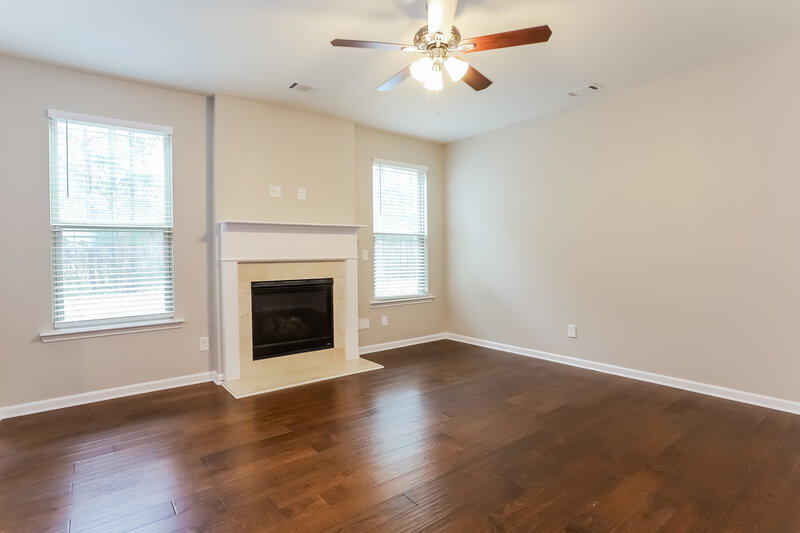 2,450/Mo, 677 Rockingham Dr Lithia Springs, GA 30122 Living Room View