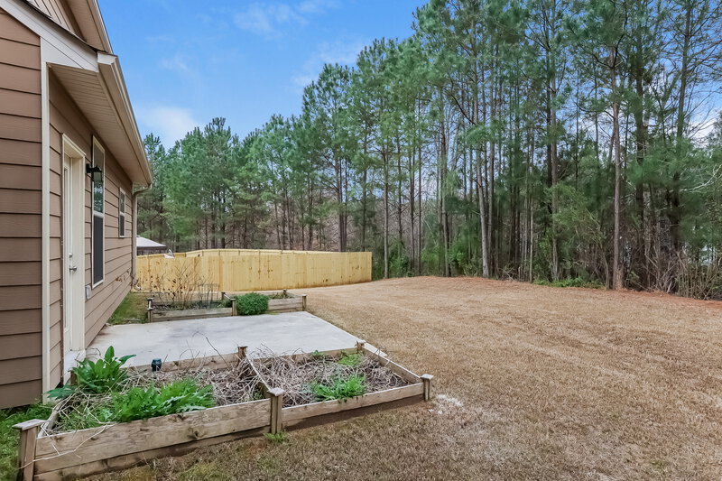 2,450/Mo, 677 Rockingham Dr Lithia Springs, GA 30122 Rear View