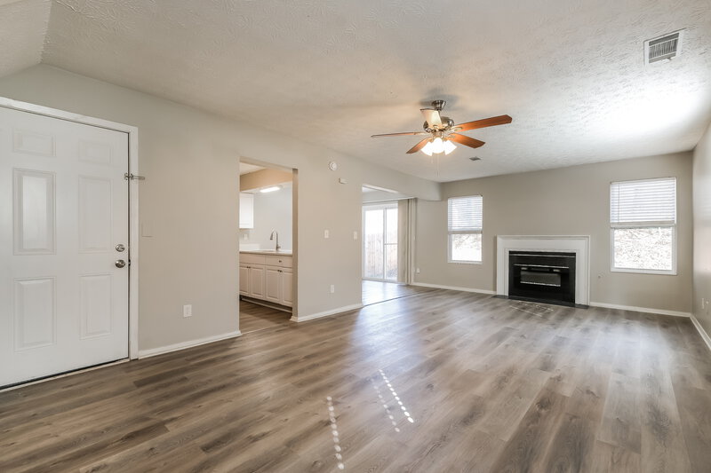 1,950/Mo, 6375 E Windsor Ln Norcross, GA 30093 Living Room View 2