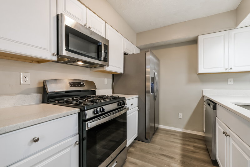 1,950/Mo, 6375 E Windsor Ln Norcross, GA 30093 Kitchen View 3