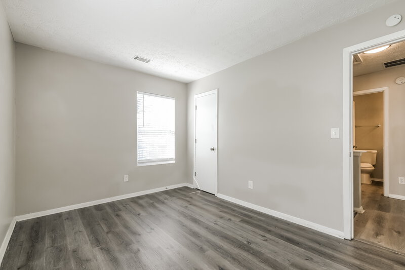 1,950/Mo, 6375 E Windsor Ln Norcross, GA 30093 Bedroom View