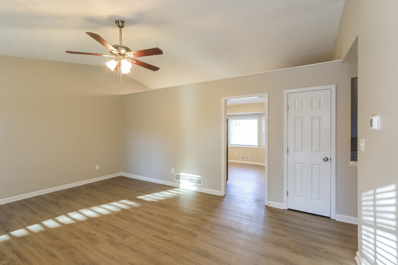 2,040/Mo, 3230 Revere Cir Snellville, GA 30039 Living Room View 2